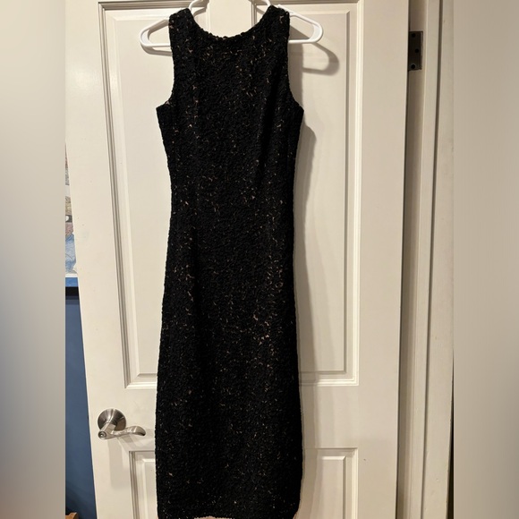 BCBGMaxAzria Dresses & Skirts - BCBG Below the knee dress